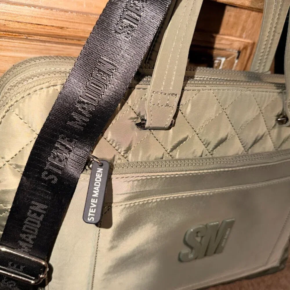 Like New~ Steve Madden Quilted Laptop Bag~ Olive Green~ Lots of Pockets (Bin 8)